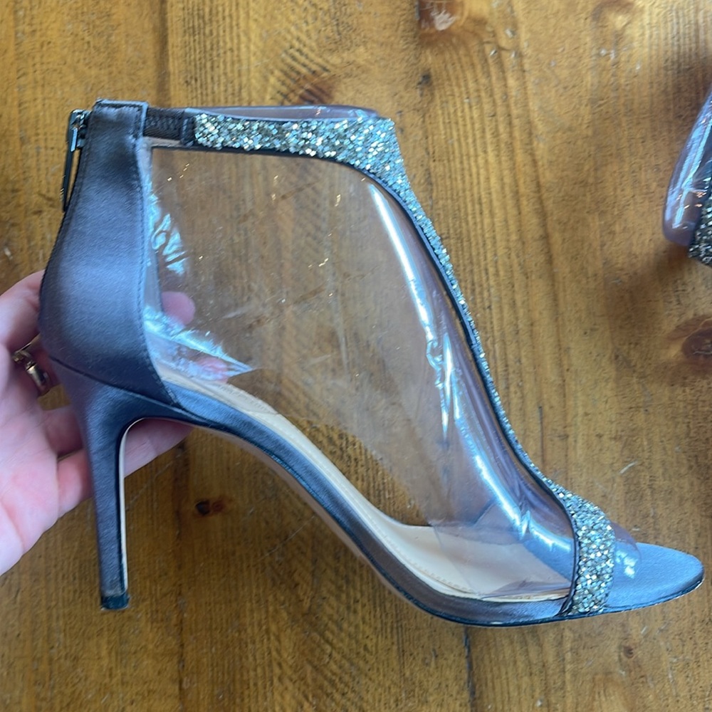 Imagine VINCE CAMUTO high heels - Picture 6 of 7